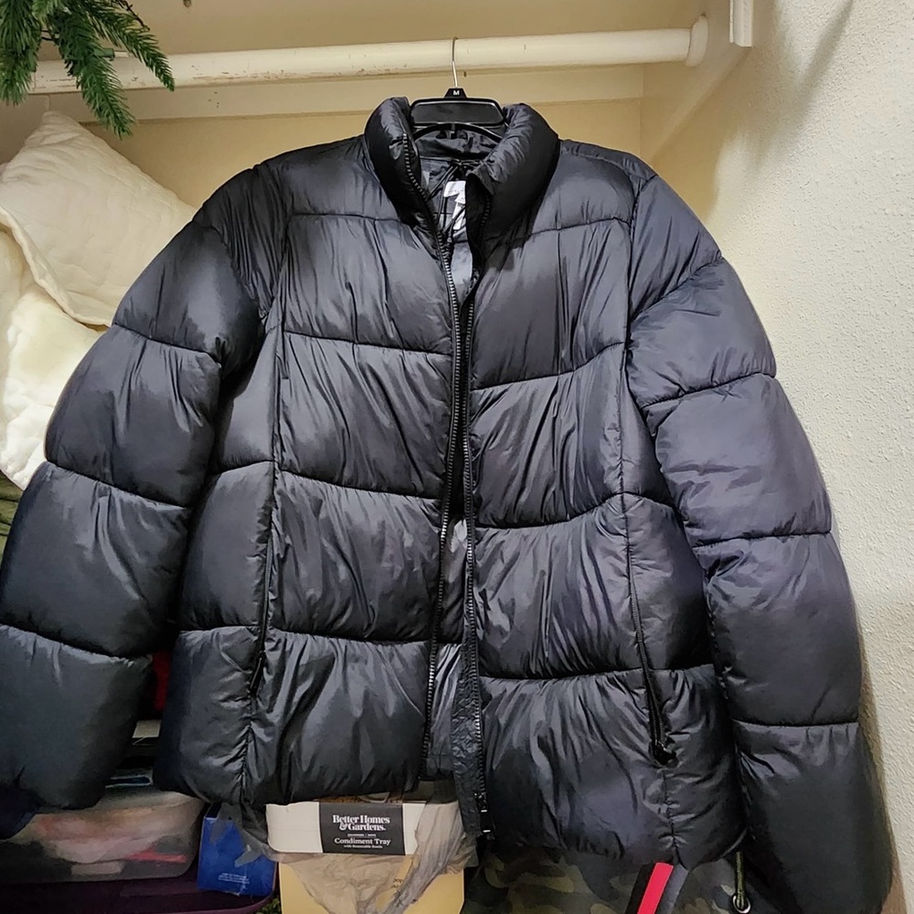 Soma Puffer jacket size medium brand new.